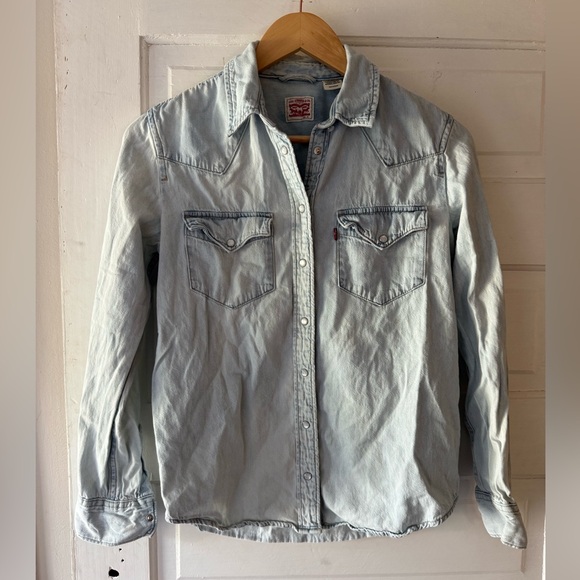 Levi's Light Blue Denim Shirt - Picture 1 of 7